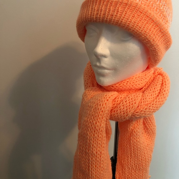 Knitted hats and scarf set. Handmade. - Picture 2 of 8